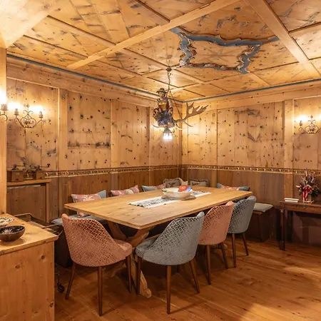 Apartment Casa Bucaneve 2, Confortevole A Due Passi Dal Centro Cortina d'Ampezzo